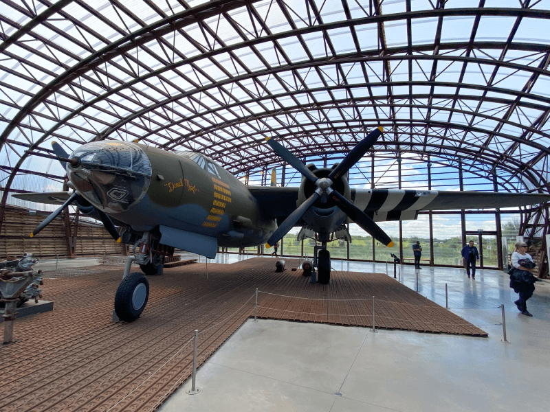 Oorlogsroute Normandië: gevechtsvliegtuig in Landing Museum bij Utah Beach