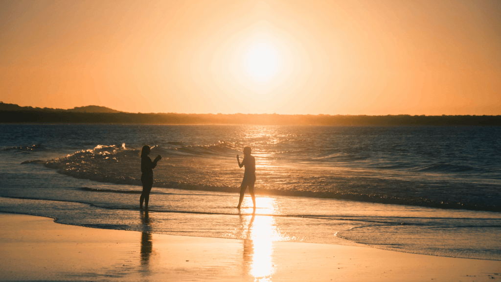 Doen in Sunshine Coast: 10 x activiteiten om bij weg te dromen! Zonsondergang in Noosa Heads