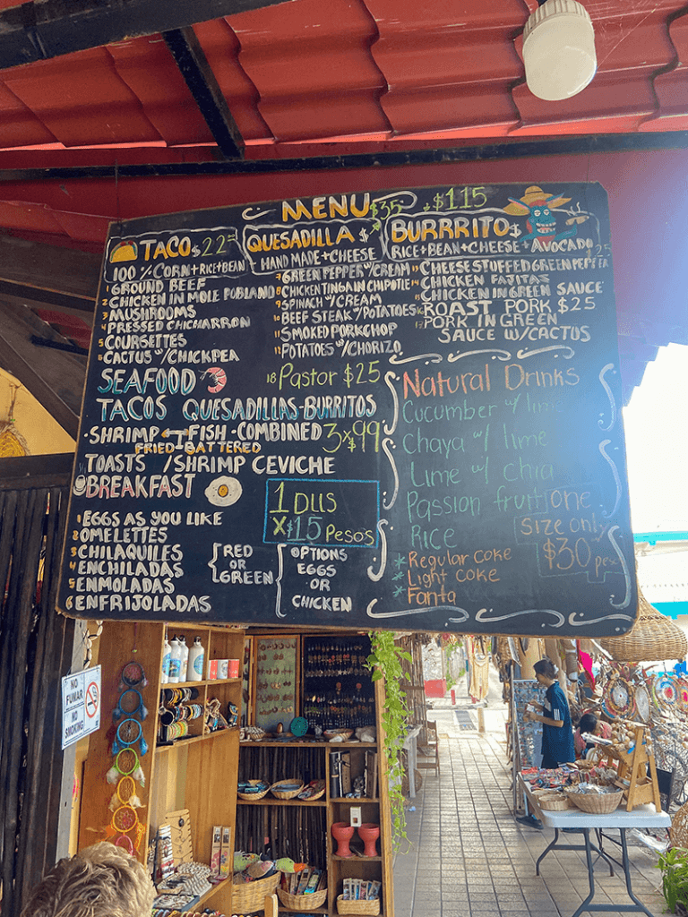 Mr. Taco menukaart in centrum Bacalar
