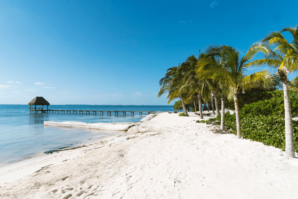 Isla Mujeres: een volledige reisgids voor dit veelzijdige eiland Strand Isla Mujeres